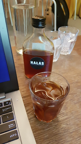HAŁAS Coffee+Vinyl - Warszawa