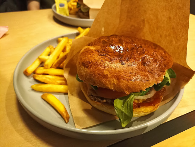 HAMBURG Spychalskiego - Gastronomia