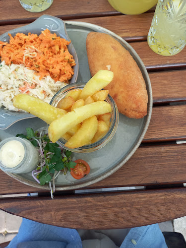 Restauracja Dwór Rozłogi - Zielonka