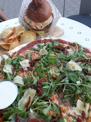 Opinii despre Klubokawiarnia Zakład Mięsny în Warszawa - Gastronomia