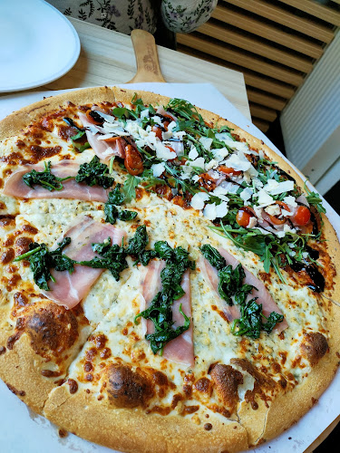 MaxiPizza By Smile Kebab - Gastronomia