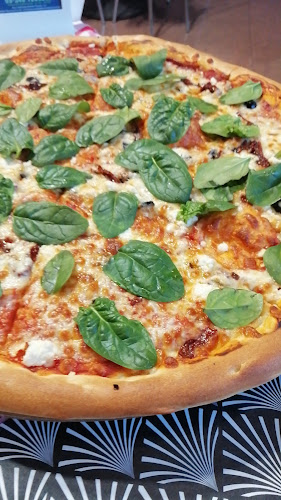 Pizzeria Andara. Pizza z dostawą i na miejscu - Tłuszcz