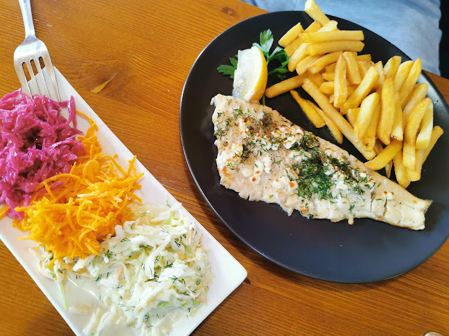 Opinii despre Karczma Karpiówka Restauracja Catering în Bełżec - Gastronomia