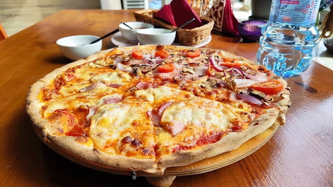 SZTOS Pizzeria - Gastronomia