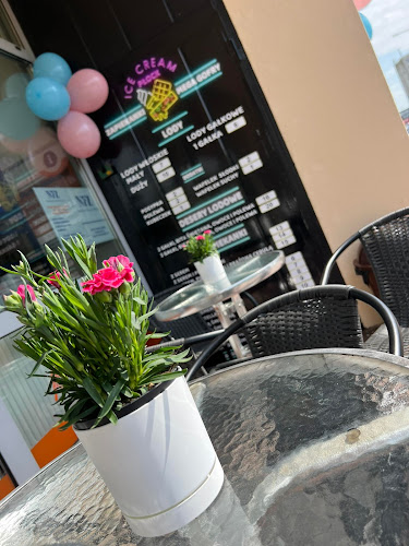 Lody Płock Ice cream mega gofry zapiekanki - Gastronomia