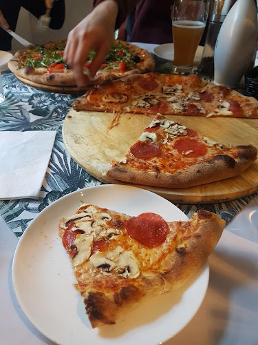 Restauracja Pizzeria Kawiarnia Deliszys
