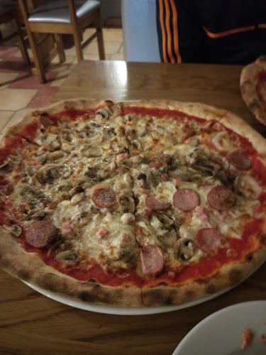 Pizzeria Piccante - Gastronomia