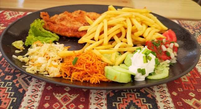 Restauracja Muzealna Ormiańskie Piwnice - Gastronomia