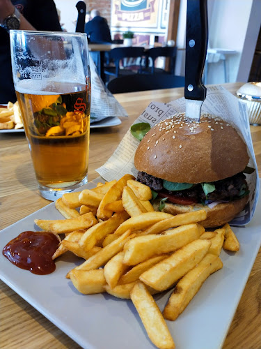 Rynek 13, 67-106 Otyń