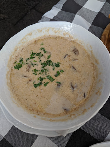 Wąski Dunaj 4/6/8, 00-256 Warszawa