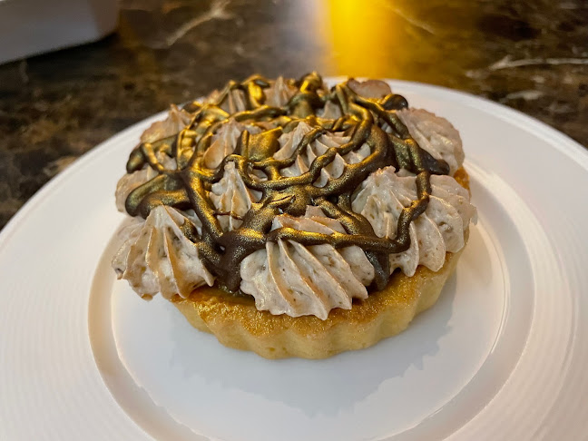 Złote a skromne ciastka - Gastronomia