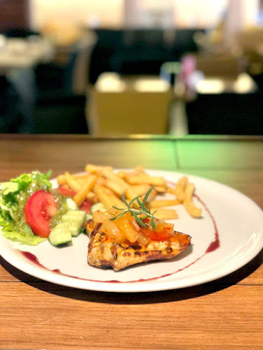 https://www.niechorze.com.pl/gastronomia/2/bary_bistra_stolowki/5/japa_club_pizzeria_drink_bar