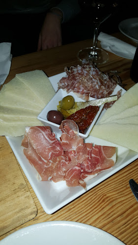 Mielżyński Poznań - Wine Bar & Sklep z winem - Gastronomia