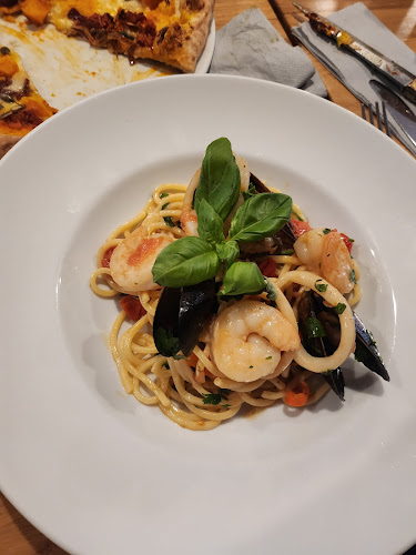 Opinii despre Forni Rossi 777 Pizza e Cucina Napoletana Naramowice în Poznań - Gastronomia