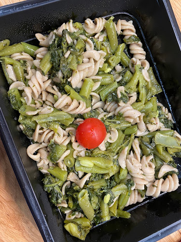 Comentarii opinii despre PARTY FOOD