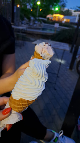 Opinii despre Słodka budka - kawa, lody, gofry în Warszawa - Gastronomia