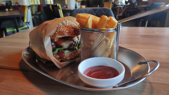 ul, Konstytucji 3 Maja 2/I piętro, 05-250 Radzymin