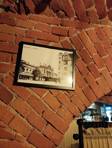 Piwniczna Restauracja & Pub Phone number