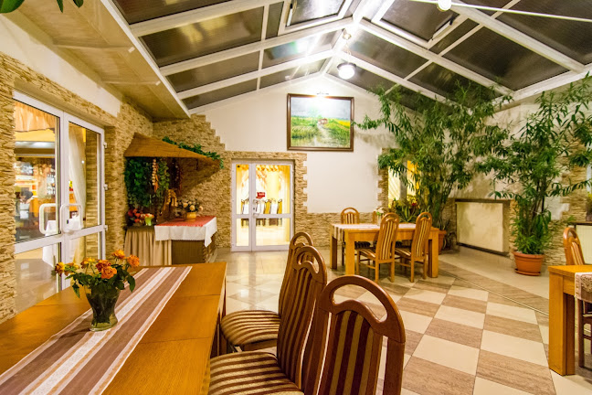 Stary Młyn Restauracja - Hotel Organizator imprez Pokoje gościnne Kuchnia polska Obiady domowe