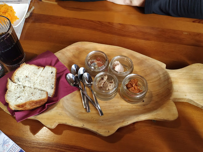 Opinii despre Karczma Karpiówka Restauracja Catering în Bełżec - Gastronomia