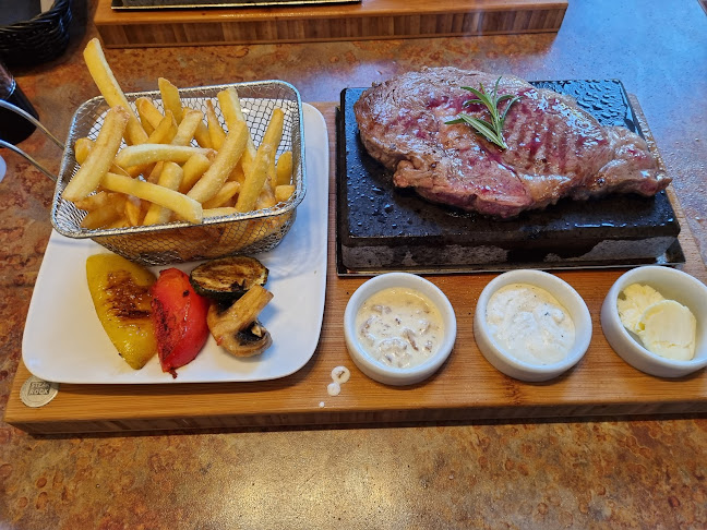 Black & White Grill & Drink Bar - Międzyzdroje