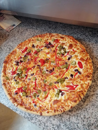 American Pizza & Burgers / Kurczak z rożna - Niechorze