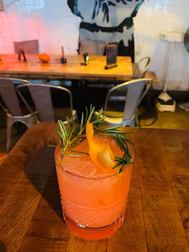 Wileńska 25, 03-414 Warszawa