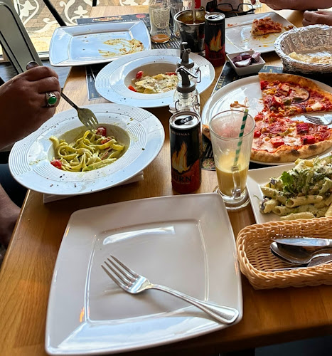 URBAN KITCHEN & GRILL - Gastronomia