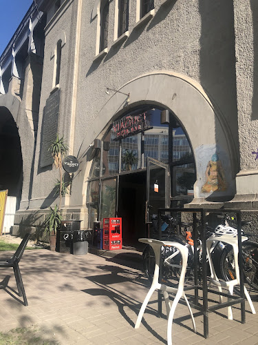 Al. 3 Maja 16/18A, 00-090 Warszawa