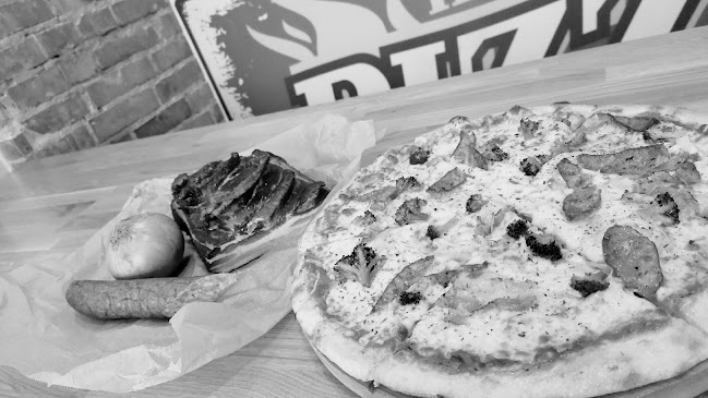 Rynek 13, 67-106 Otyń