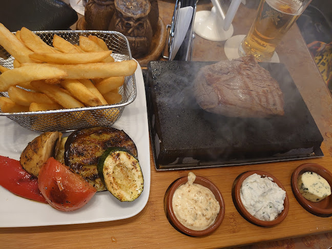 Black & White Grill & Drink Bar - Gastronomia