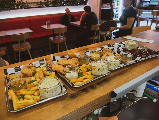 Opinii despre KURA Buffalo Wings & Craft Beer în Warszawa - Gastronomia