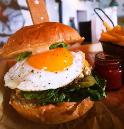 Comentarii opinii despre Klubokawiarnia Zakład Mięsny