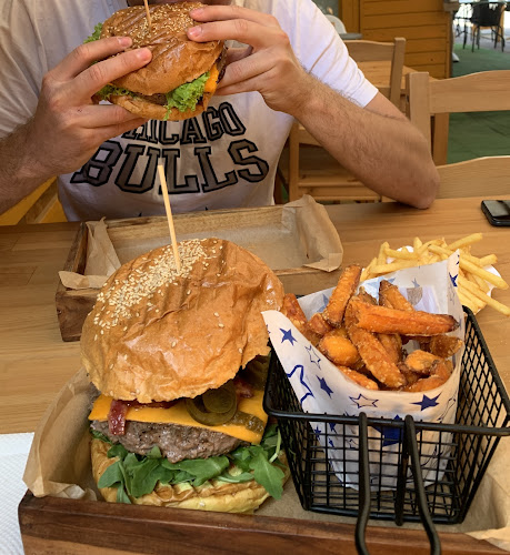 American Pizza & Burgers / Kurczak z rożna - Gastronomia