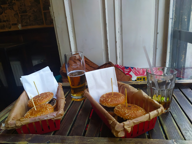 Comentarii opinii despre Papito's Shots & Sliders