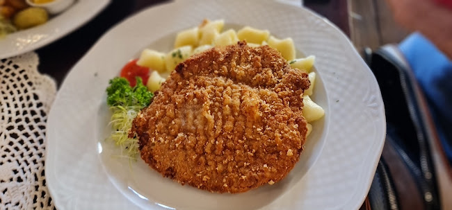 Wąski Dunaj 4/6/8, 00-256 Warszawa