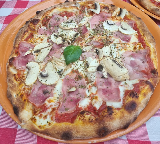 Trattoria Familia Open Times