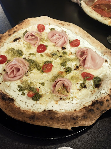 Głodna Małpa Pizza & Chill - Gastronomia