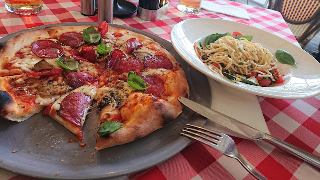 trattoriafamilia.business.site