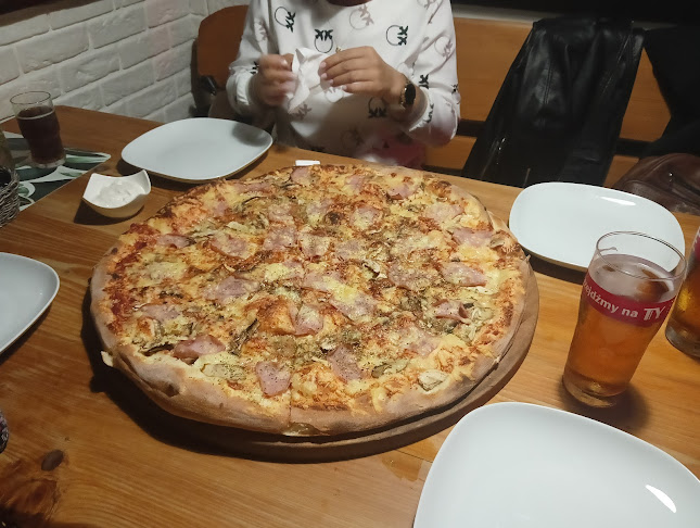 Pizzeria EKIPLA - Gastronomia