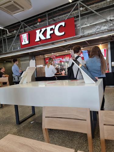 Opinii despre KFC Warszawa PKP Wschodni în Warszawa - Gastronomia