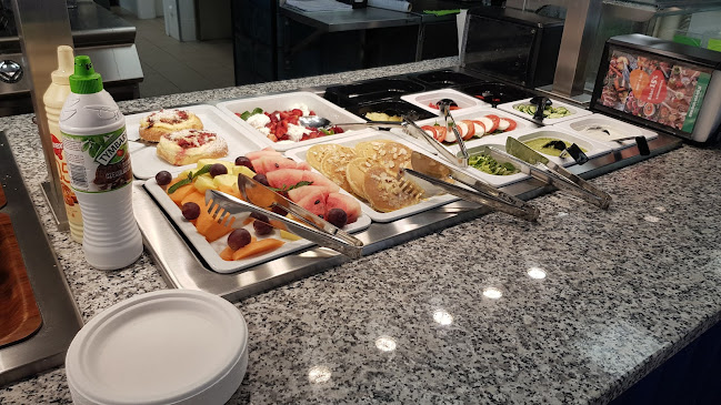 MEET & EAT. Strzegomska 48 a