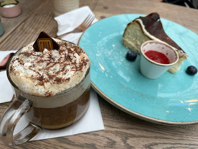 Opinii despre CAVA Organic Bistro Café Złote Tarasy în Warszawa - Gastronomia