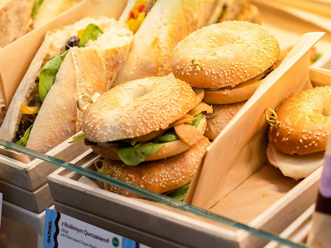 https://www.costacoffee.pl/?utm_medium=organic&utm_source=google_maps&utm_campaign=google_maps&utm_content=web_url