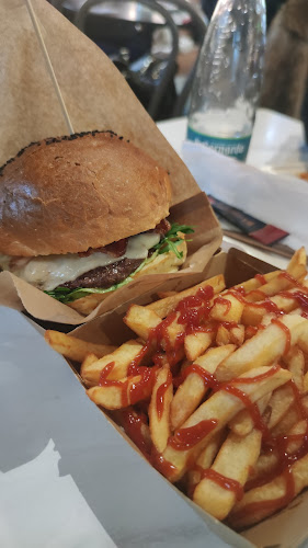 Comentarii opinii despre Trzykrotny Mistrz Burgerowy | Warszawa