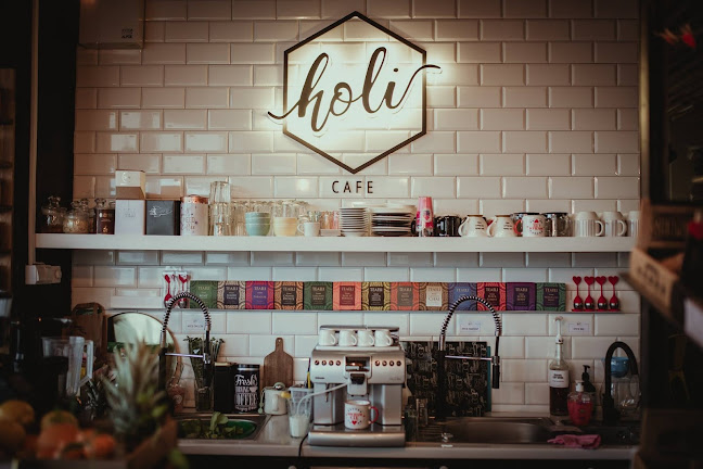 Holi Design & Cafe