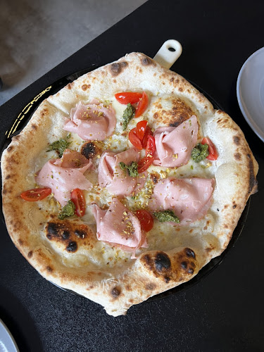 Głodna Małpa Pizza & Chill