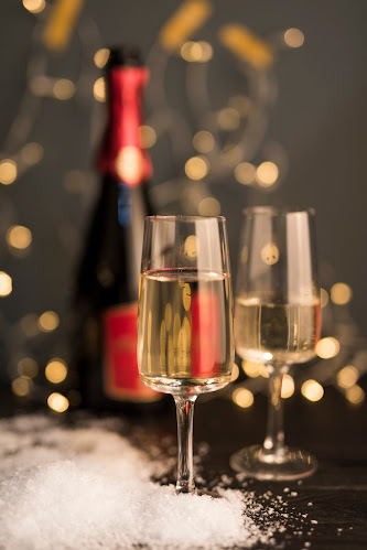 Dom Wina - sklep z winami i alkoholami mocnymi Józefosław - Gastronomia