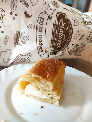 Sklep firmowy Piekarni Cukierni Gałuszka. - Gastronomia