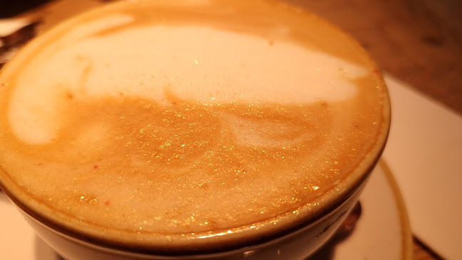 CAVA Organic Bistro Café Złote Tarasy - Warszawa